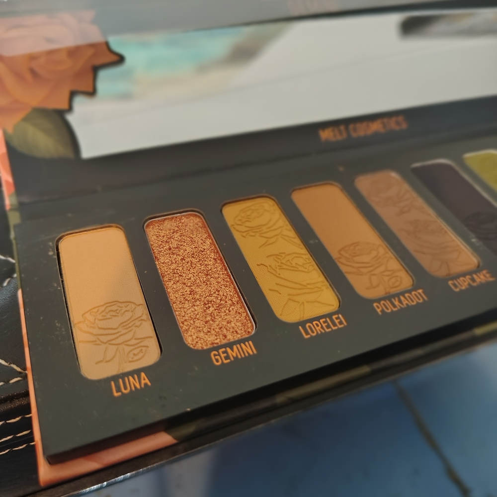 Gemini Eyeshadow Palette in Warm Greens & Golds - Picture 2 of 6